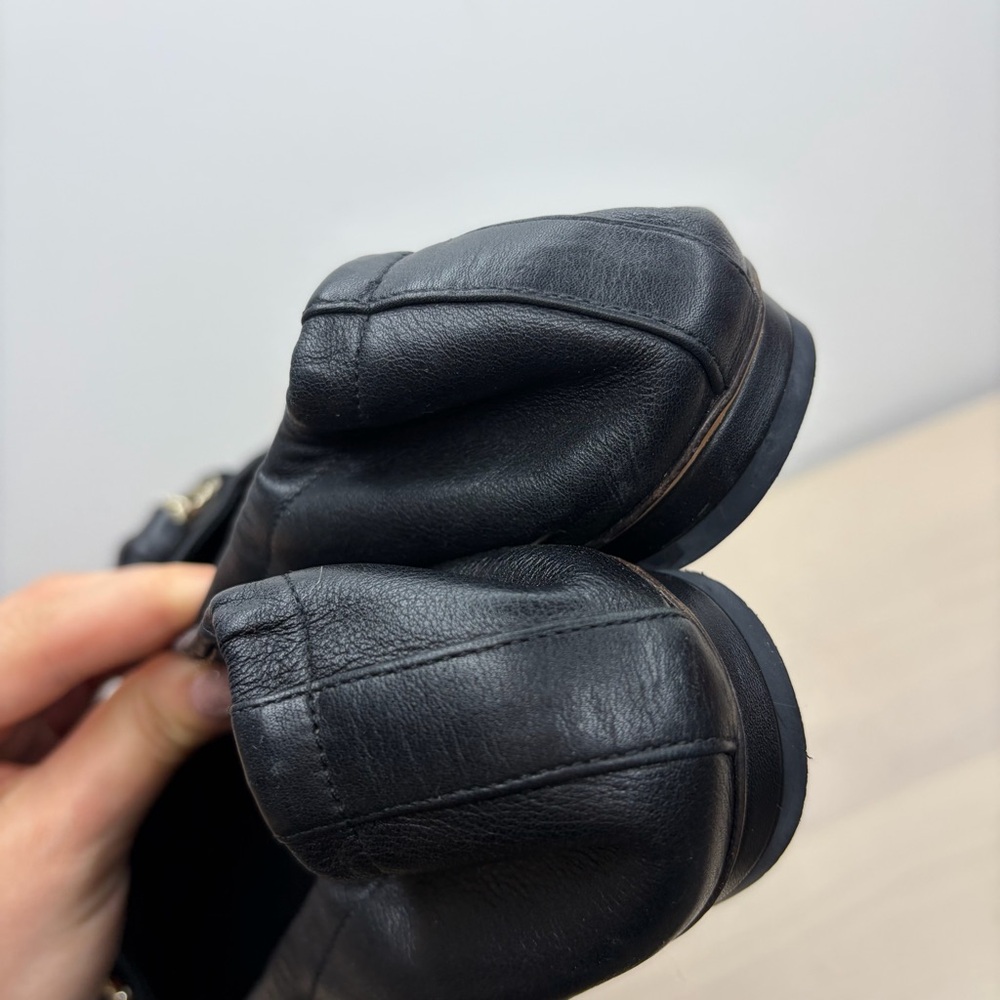 Gucci Black Leather Flats with Gold Accents - Picture 4 of 9